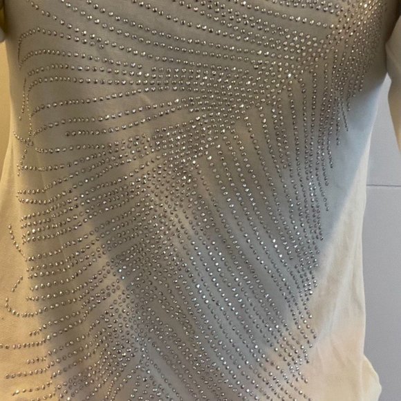 Women Blouse/ Shirt/ Top with pearls on the sleeves - Picture 7 of 12